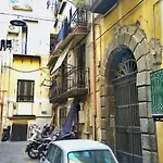 Alojamento de Acomodação e Pequeno-almoço Dimora Dei Giganti 3*